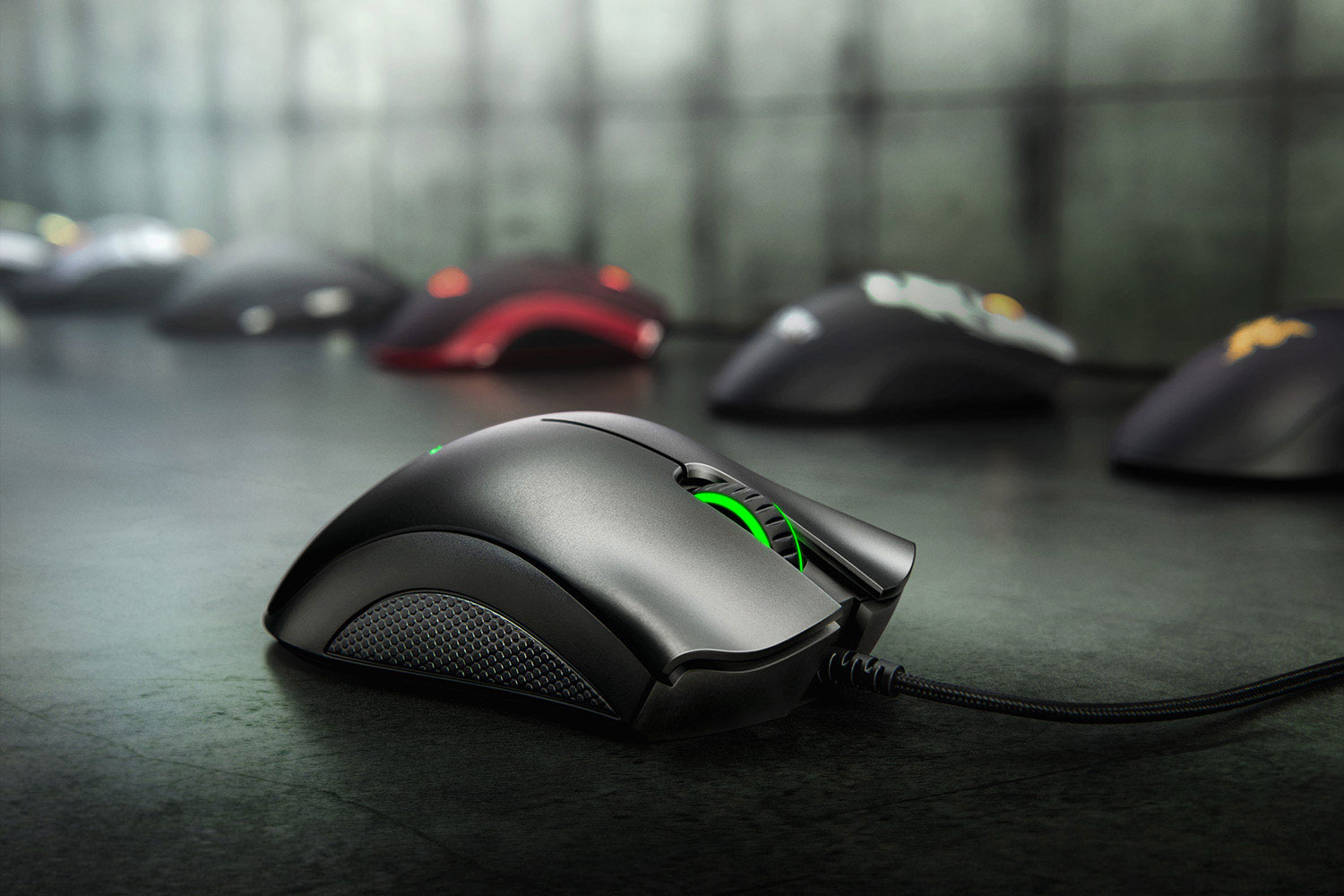 razer-deathadder-essential-gallery02-gaming-mouse