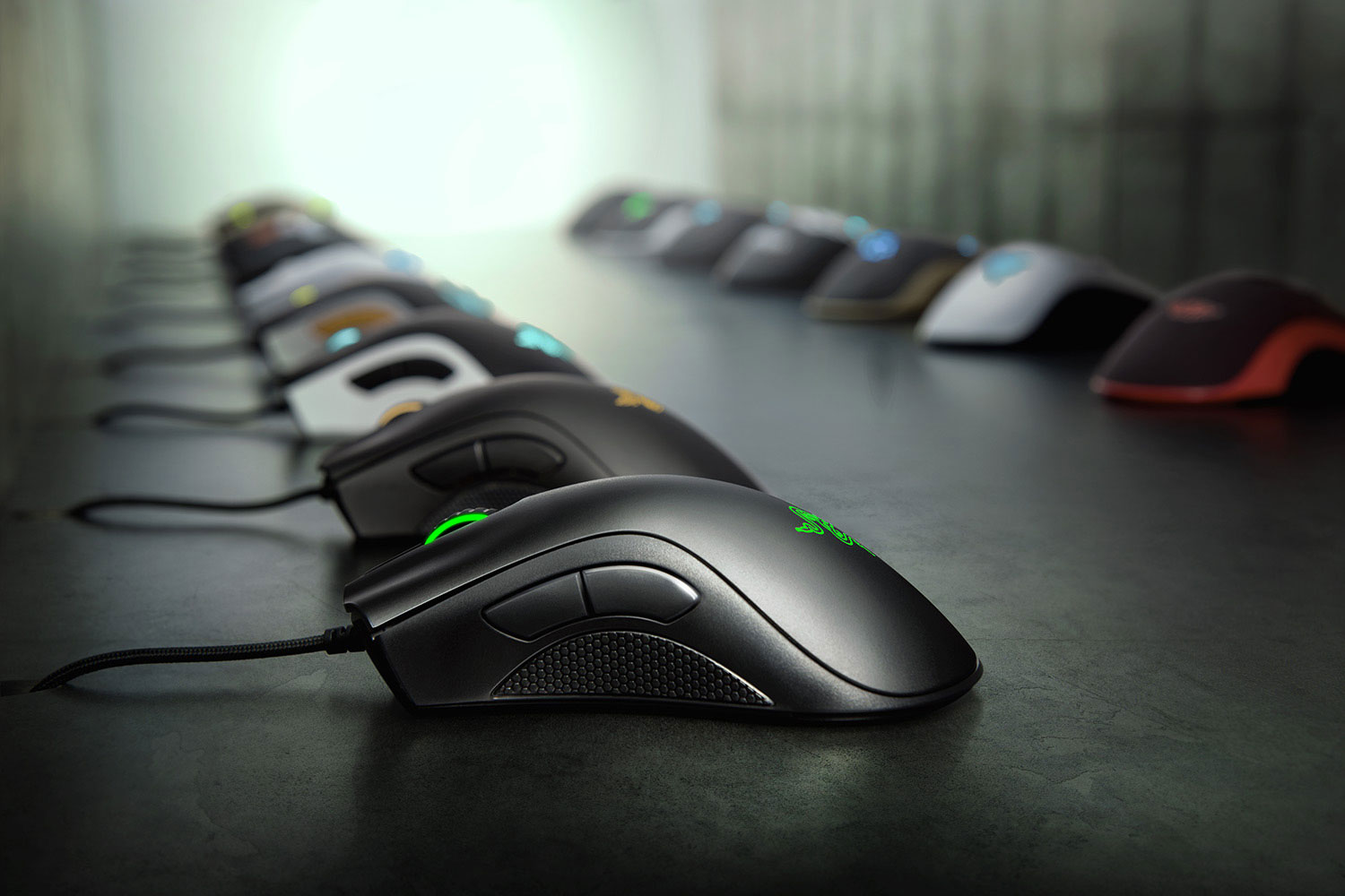 razer-deathadder-essential-gallery03-gaming-mouse